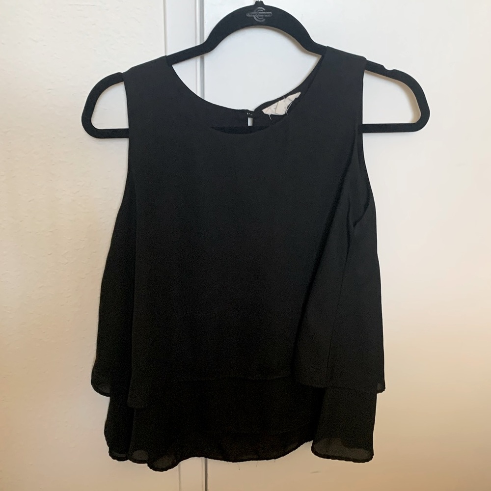 Nice blouse for job interviews. Only used a handful of times.